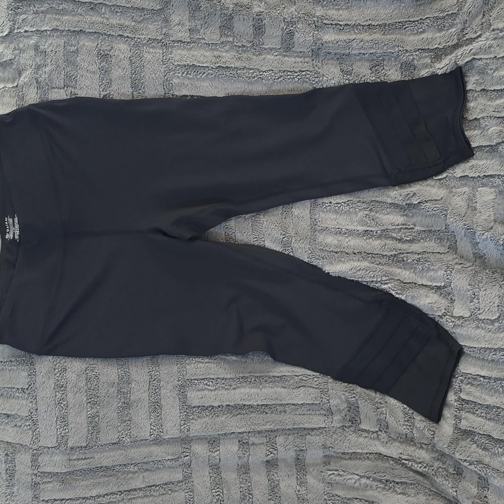 GAIAM size large OM Inspire capri leggings